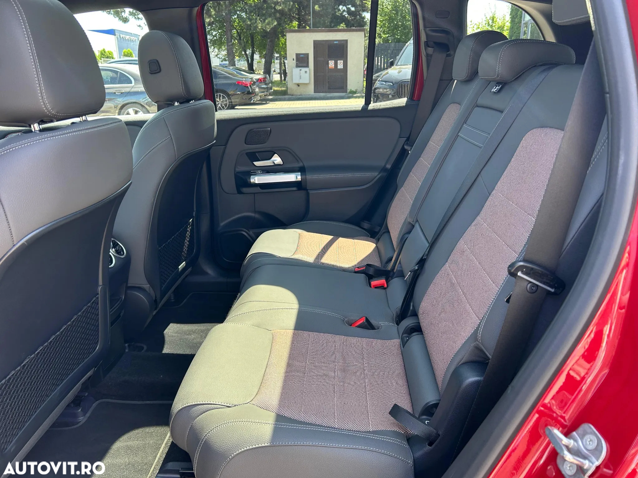 Mercedes-Benz EQB 350 4MATIC - 9