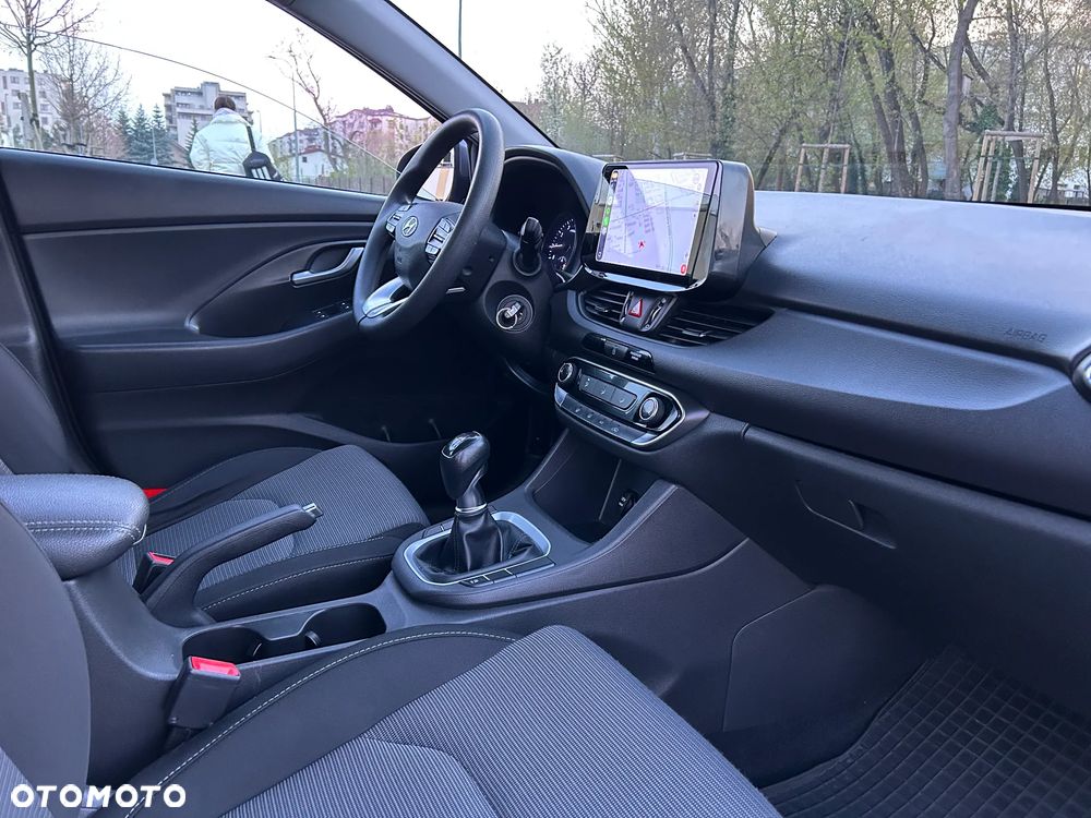 Hyundai i30 1.4 Classic + - 17