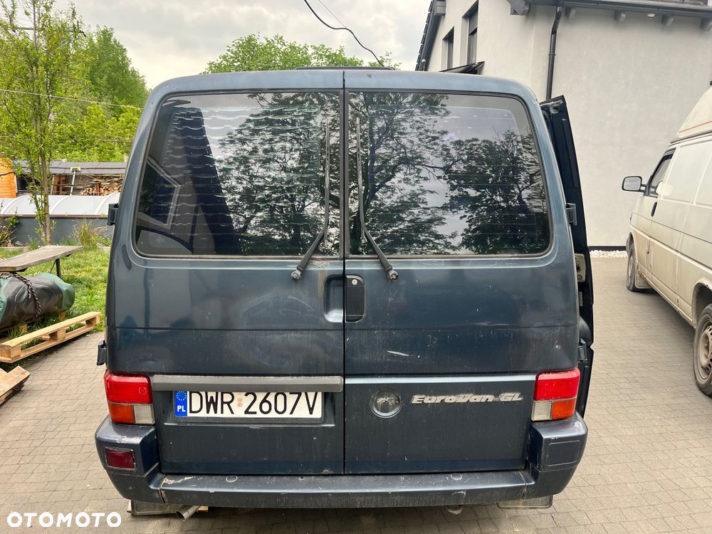 Volkswagen Multivan - 12