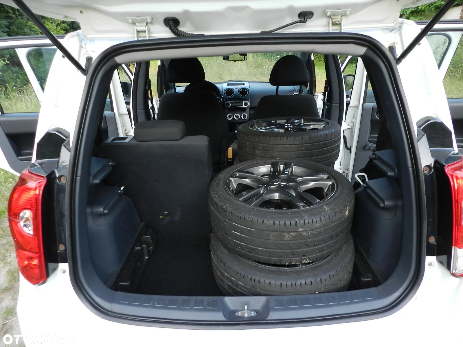 Mitsubishi Colt - 13