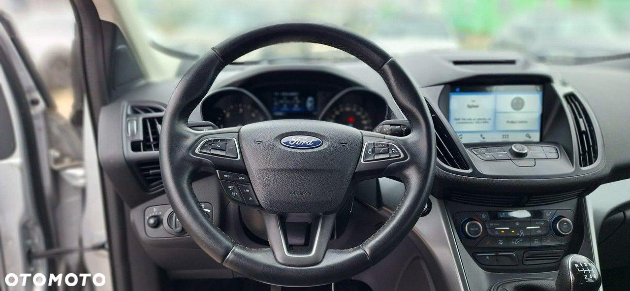 Ford Kuga - 10