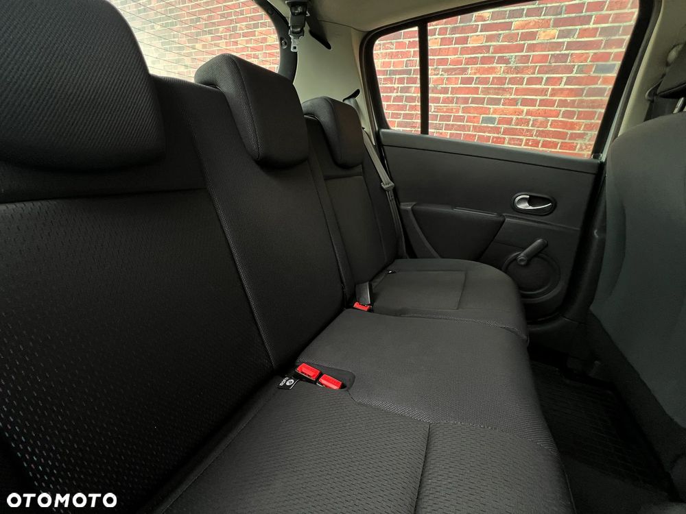 Renault Clio - 20