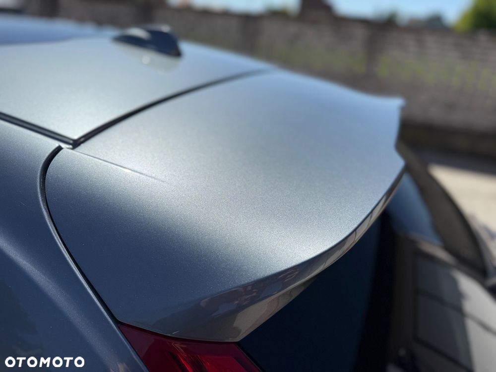 Volvo V40 T3 Geartronic RDesign - 12