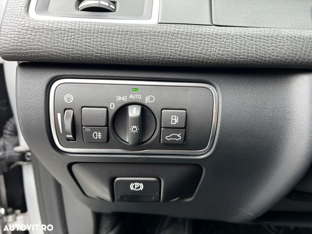 Volvo XC 60 D4 Geartronic Summum - 11