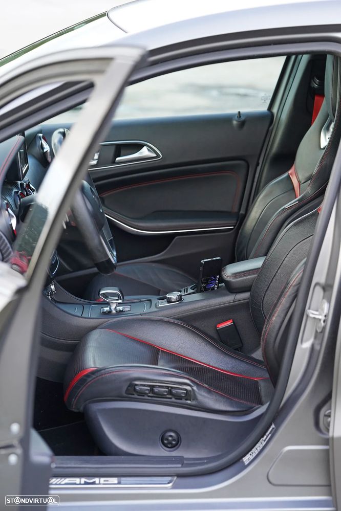 Mercedes-Benz A 45 AMG 4Matic Speedshift 7G-DCT - 23