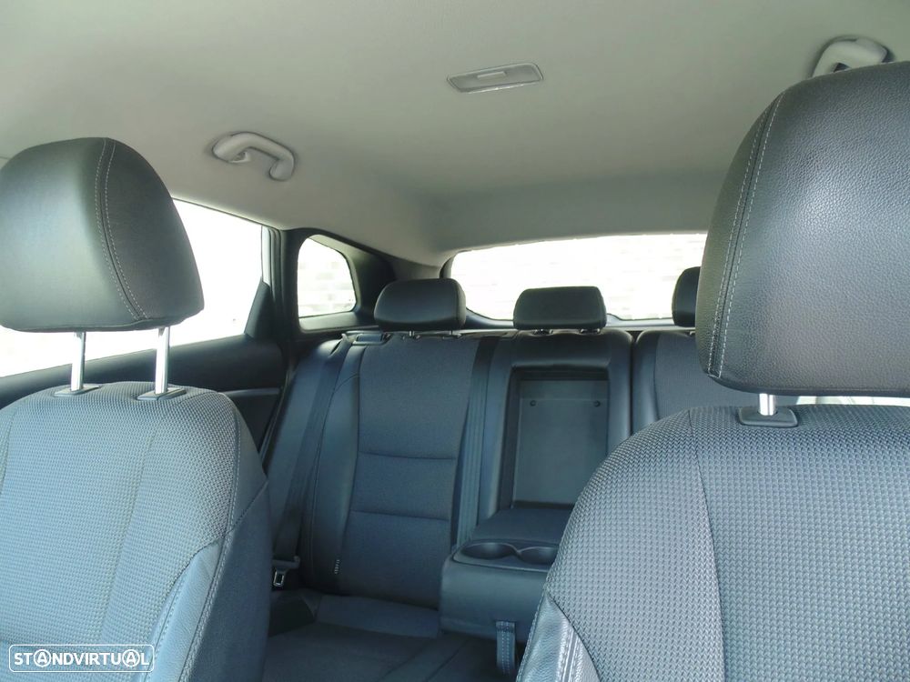 Hyundai i30 SW 1.6 CRDi GO! - 32