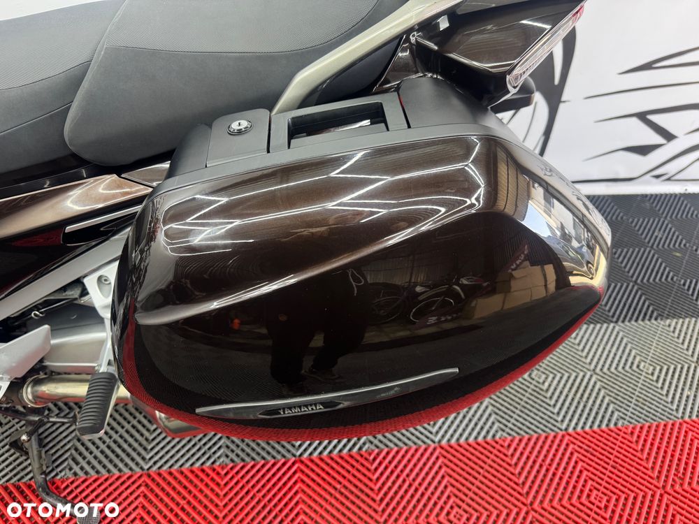 Yamaha FJR - 17