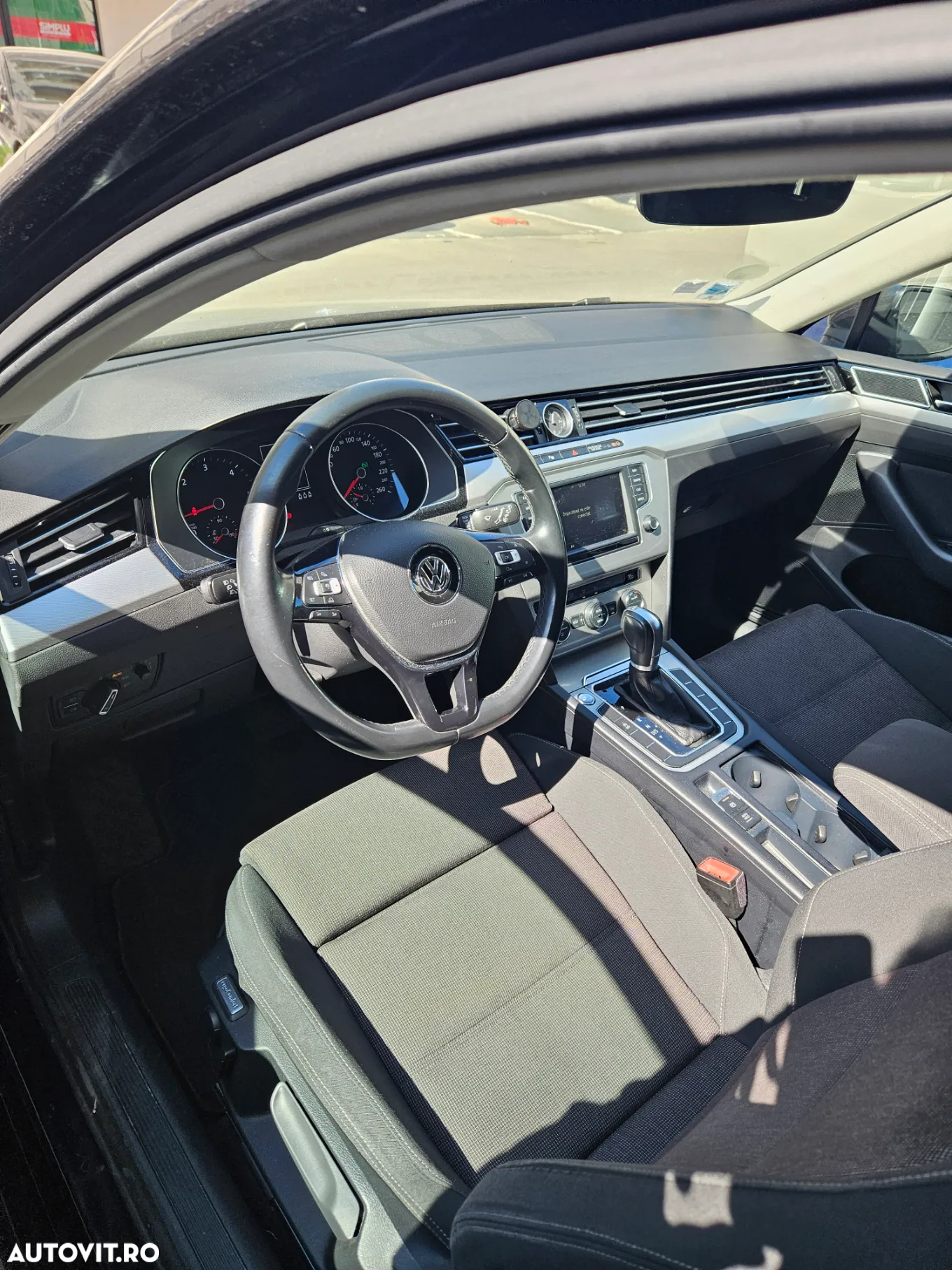 Volkswagen Passat Variant 1.6 TDI (BlueMotion Technology) DSG Comfortline - 9