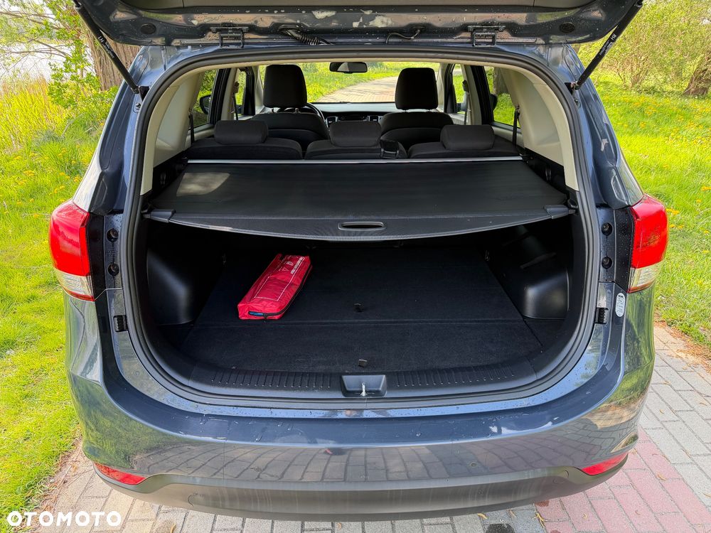 Kia Carens 1.7 CRDi 141 Dream Team Edition - 9