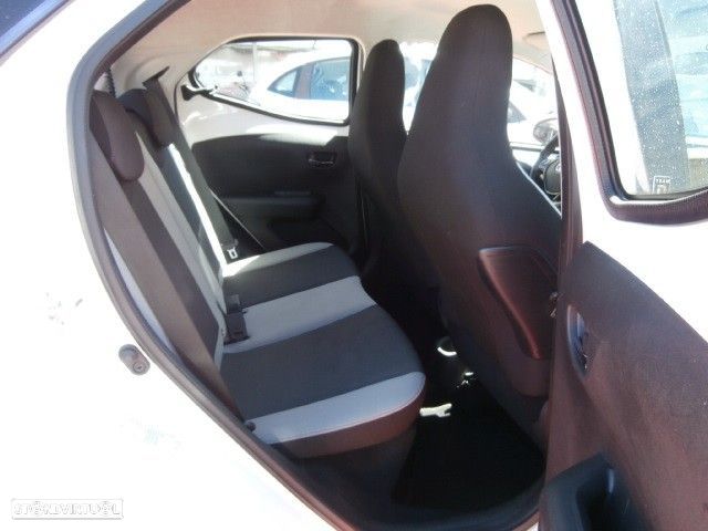 Toyota Aygo 1.0 X-Play+X-Touch - 25