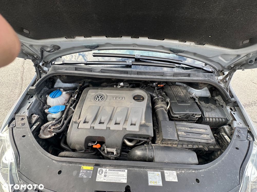 Volkswagen Golf Plus 2.0 TDI DPF MATCH - 24