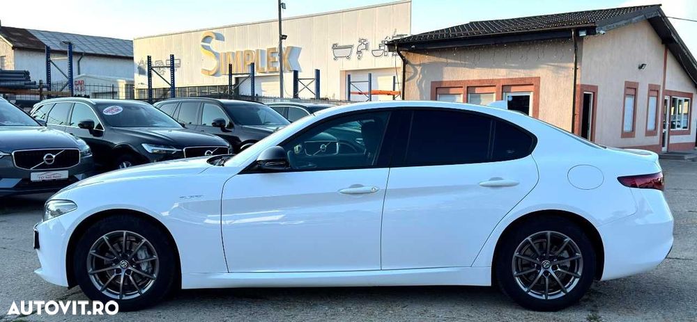 Alfa Romeo Giulia - 4