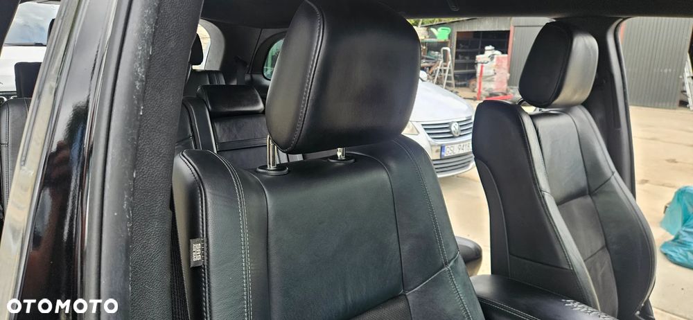Dodge Durango III LIFT 2021- Fotel Fotele kanapa 2 rząd 3 rząd Tapicerka Boczki drzwi podłoga środek kolor czarny SKÓRA WELUR ZAMSZ 7 OSÓB grzane fotele - 12