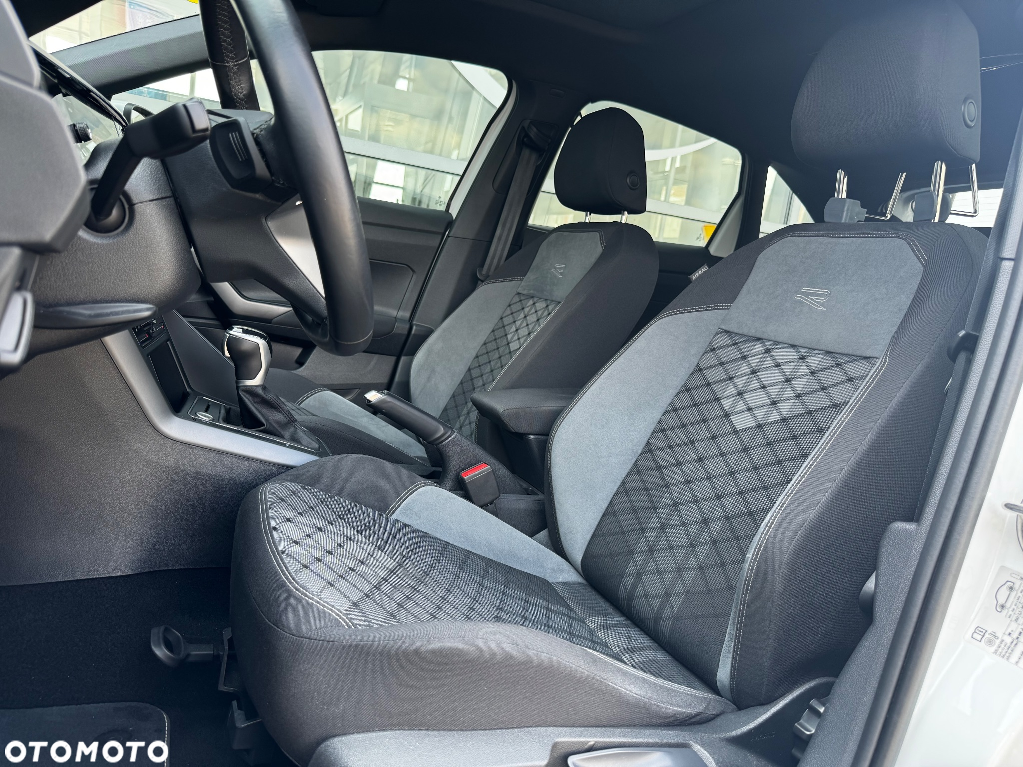 Volkswagen Taigo 1.0 TSI R-Line DSG - 11