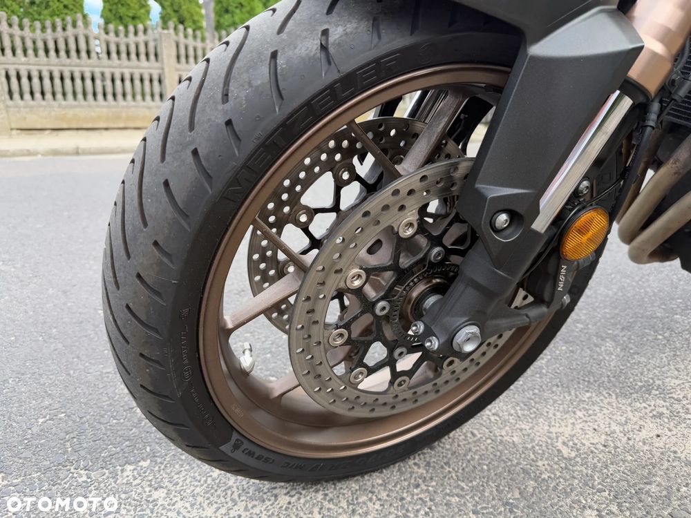 Honda CB - 39