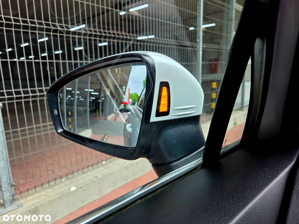 Volkswagen Tiguan 2.0 TDI SCR R-Line - 19