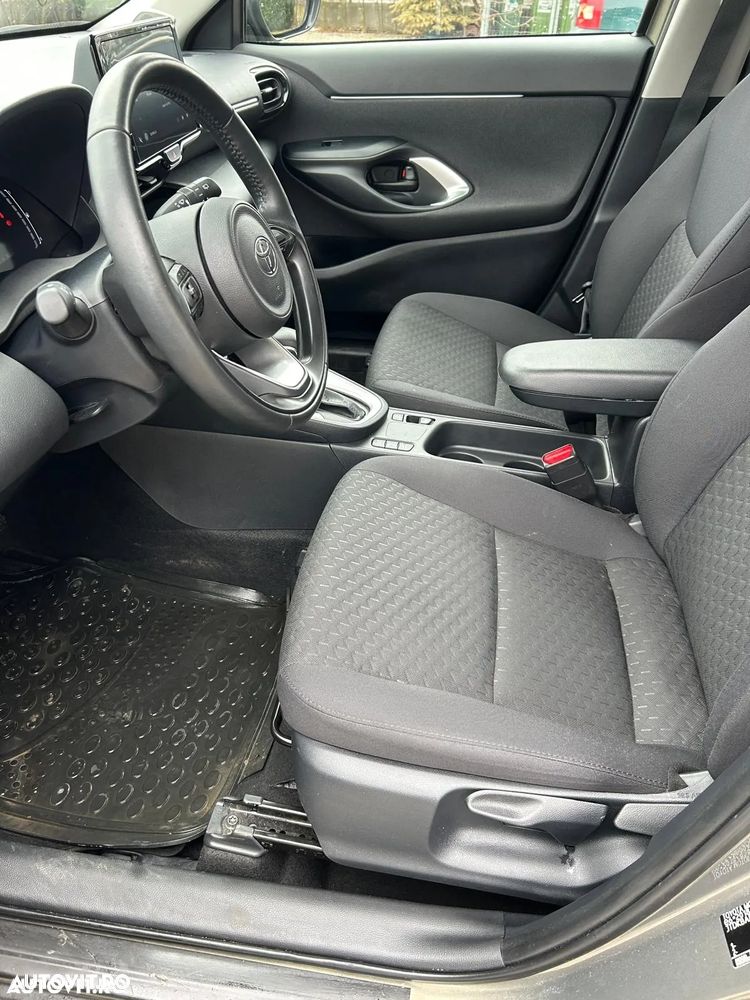 Toyota Yaris Cross 1.5 VVT-i HSD 116 4x2 HEV Business - 11