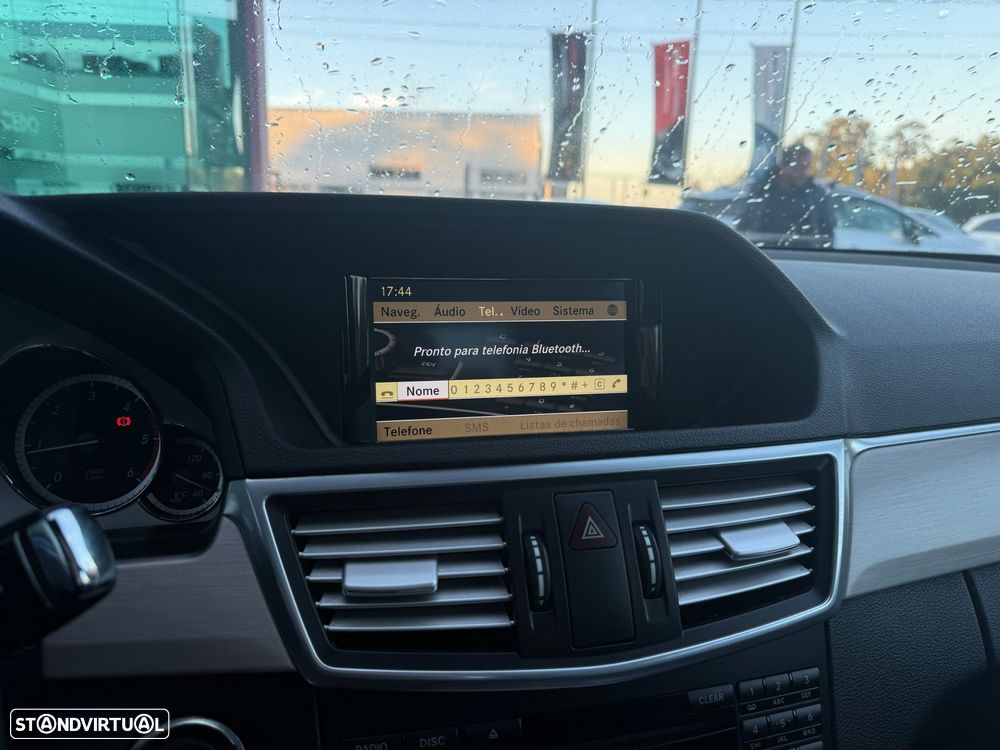Mercedes-Benz E 250 CDi Avantgarde BlueEfficiency Auto. - 23