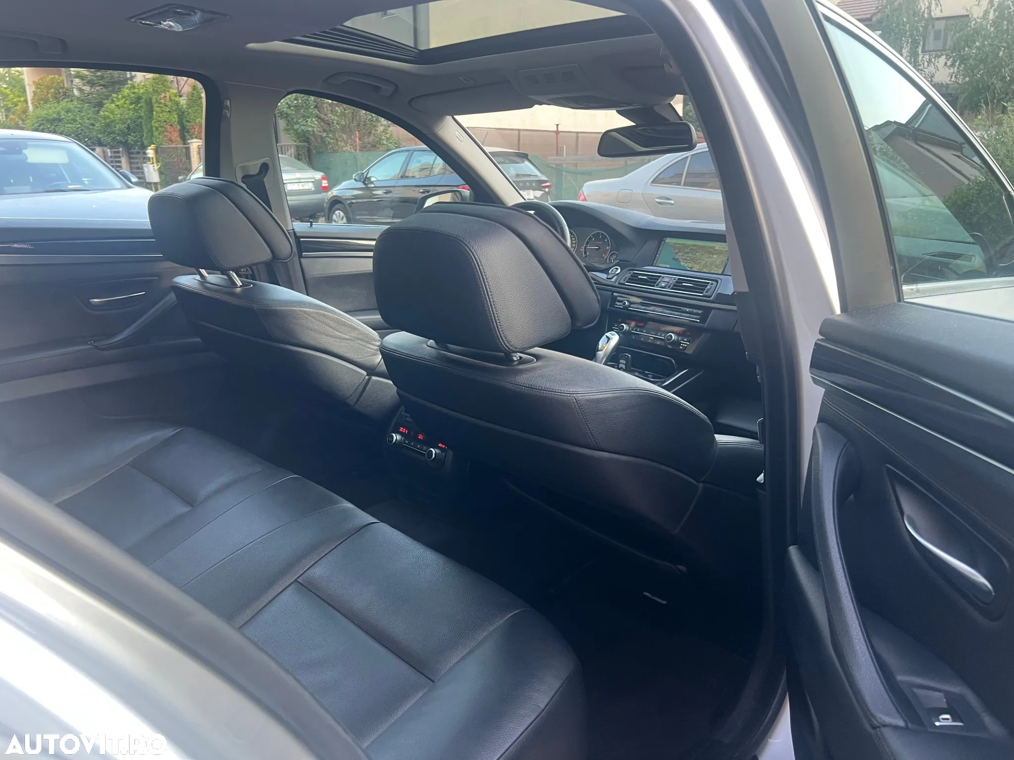 BMW Seria 5 520d - 23