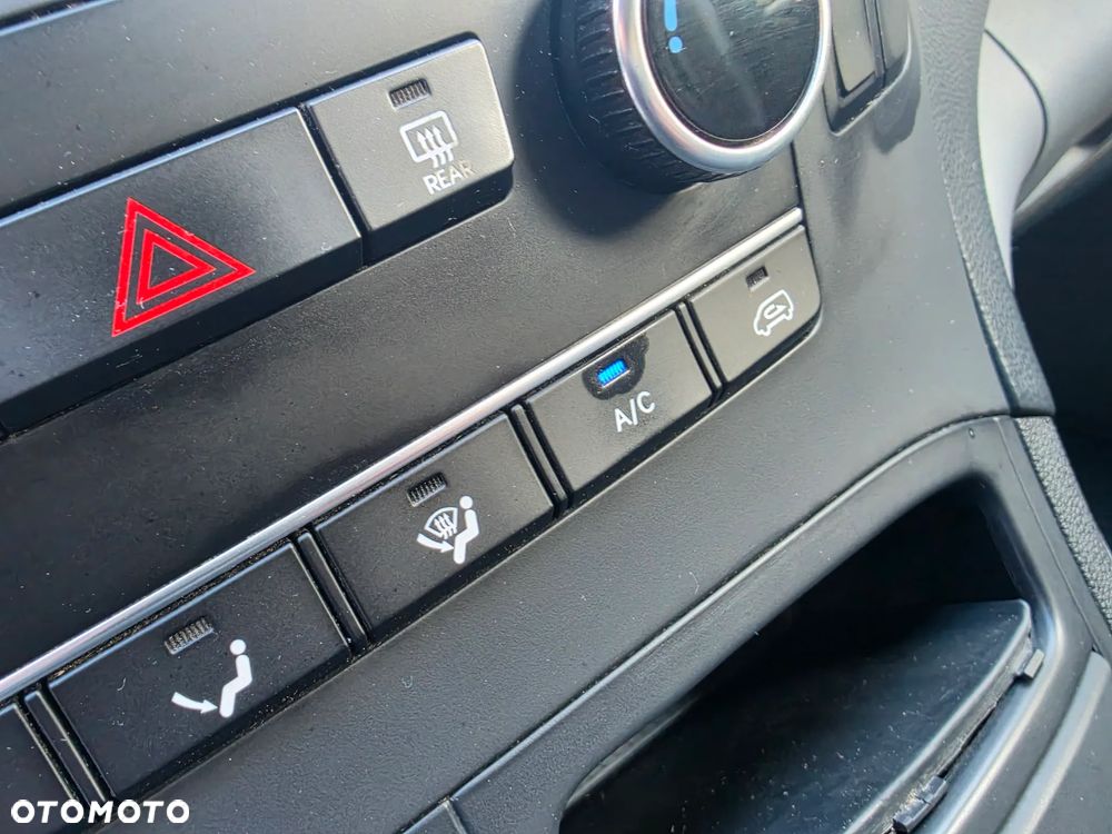 Hyundai H1 Starex Grand Starex - 27
