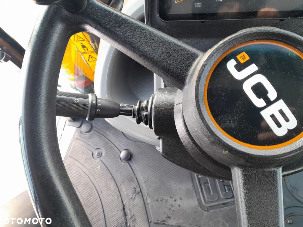 JCB JCB 4CX AEC  2022r - 21