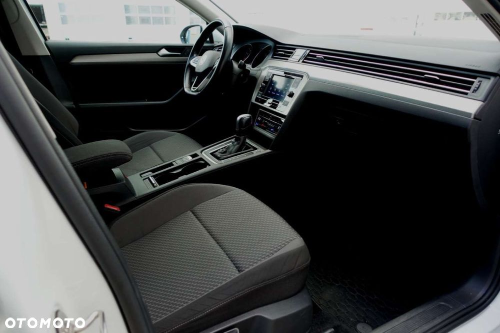 Volkswagen Passat - 17
