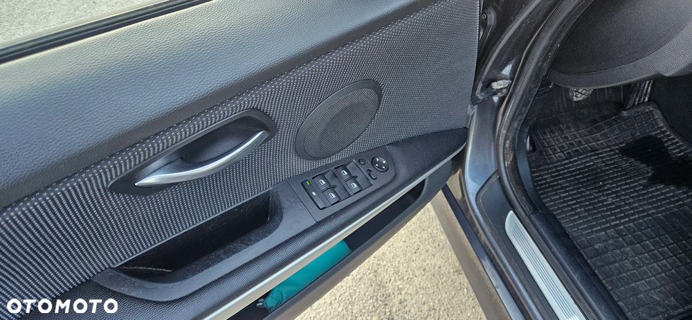 BMW Seria 3 320i - 14