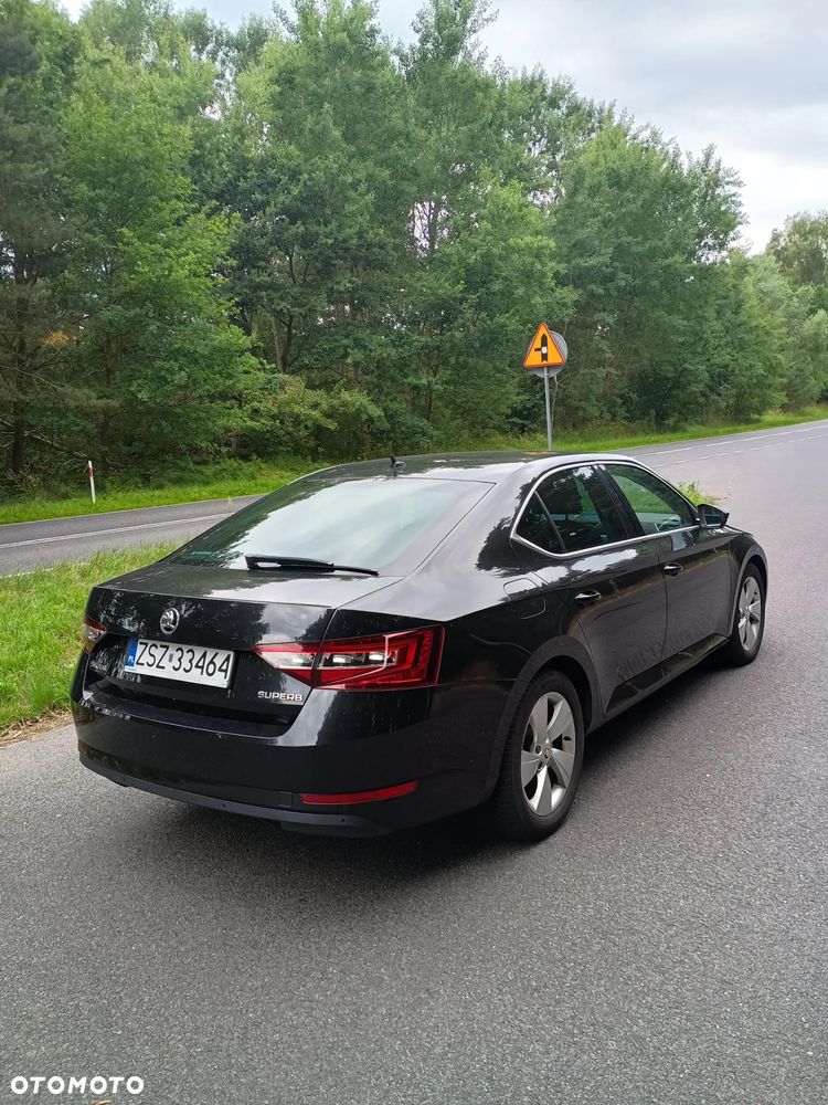 Skoda Superb 2.0 TDI Ambition - 2