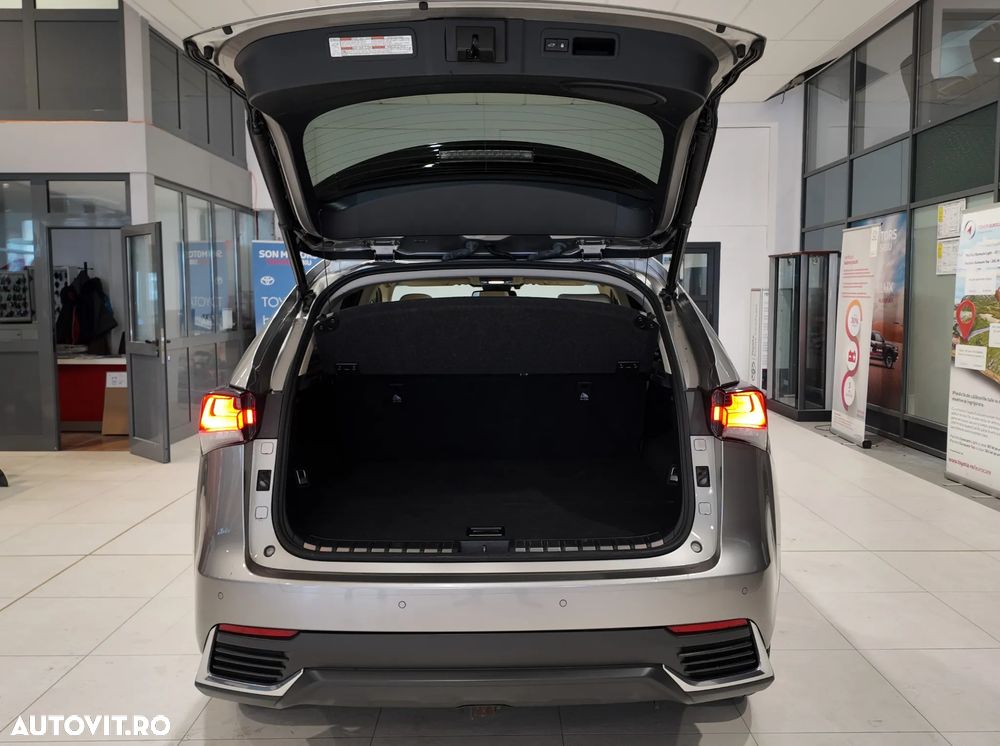 Lexus Seria NX 300h E-FOUR Luxury Line - 36