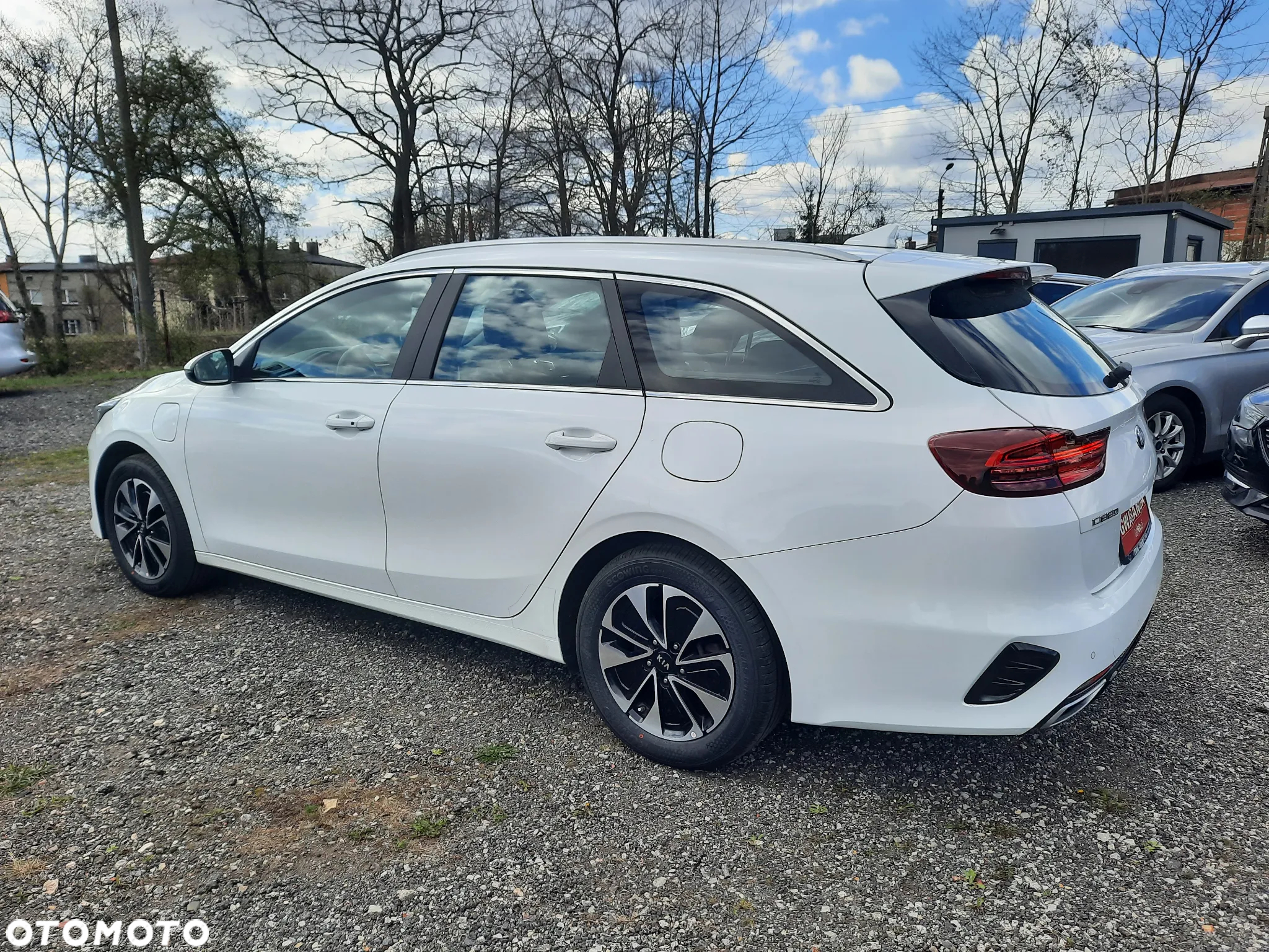 Kia Ceed SW 1.6 GDI DCT OPF Plug-in-Hybrid Platinum Edition - 13