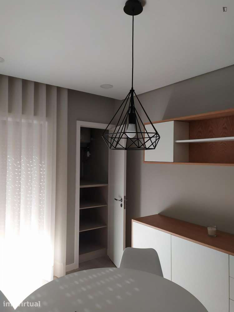 Apartamento com 1 quartos - localizado em Paranhos Porto - Grande imagem: 3/10