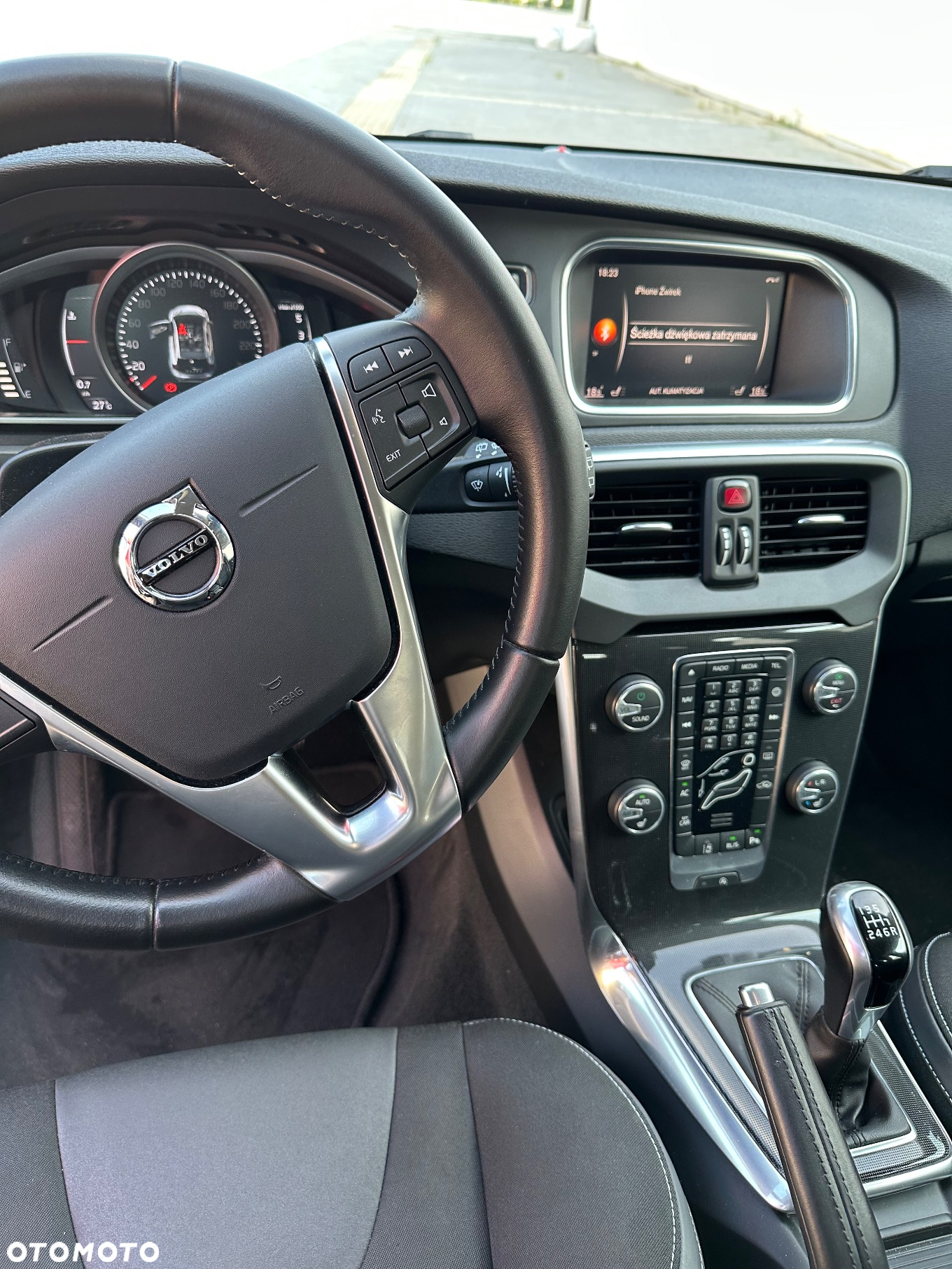 Volvo V40 D2 Drive-E Summum - 14