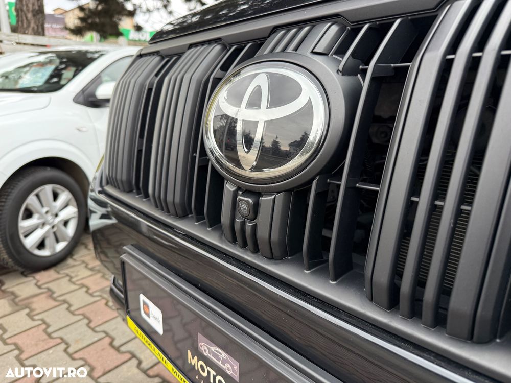 Toyota Land Cruiser 2.8l D-4D 204 CP A/T Luxury Black Matte Edition - 30