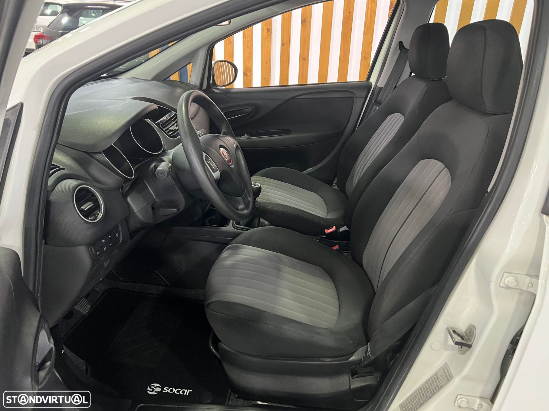 Fiat Punto 1.2 Lounge Start&Stop - 6