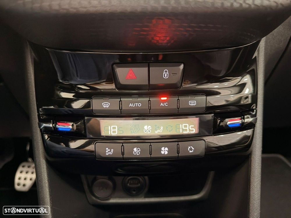 Peugeot 2008 1.6 BlueHDi Crossway - 16