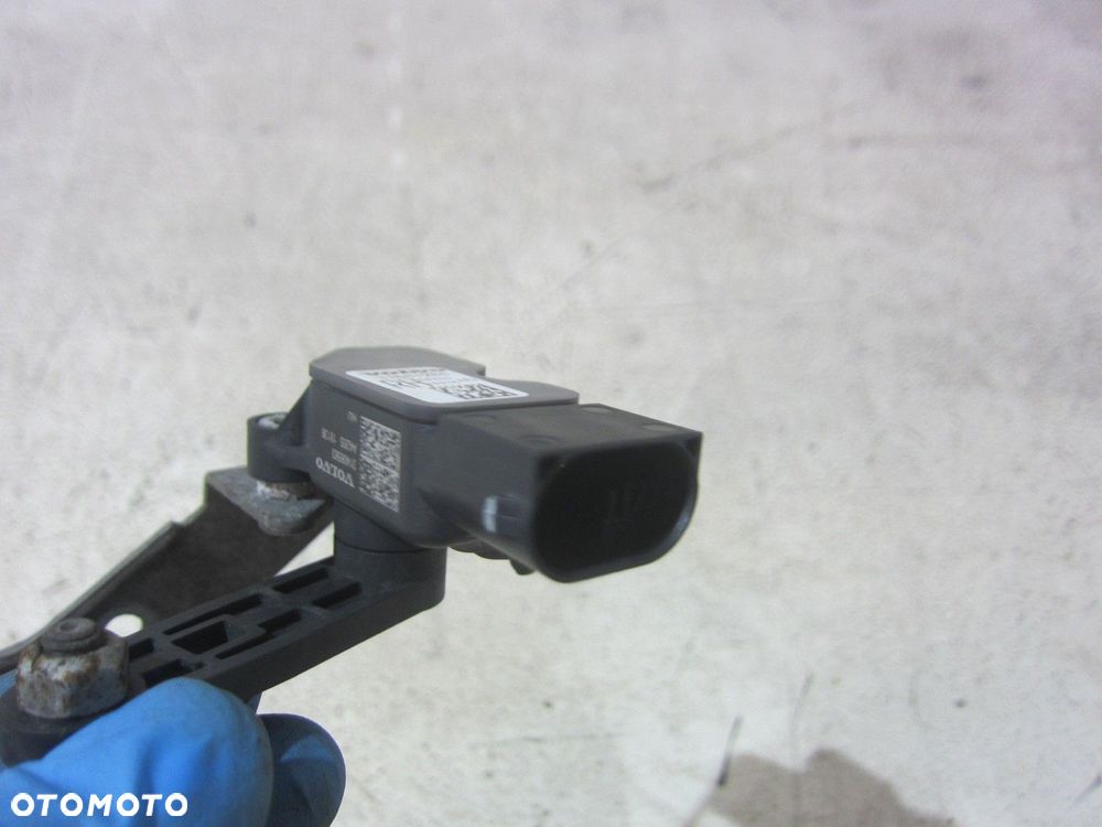 VOLVO XC60 II XC 60 CZUJNIK POZIOMOWANIA PRAWY LAMP ŚWIATEŁ 31681288 18R- - 3