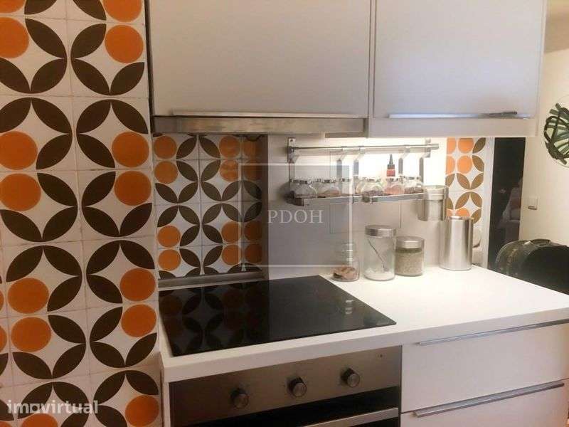 T2 nas Torres do Restelo com Vista Rio Tejo e Varanda 2.000€/mês - Grande imagem: 4/10