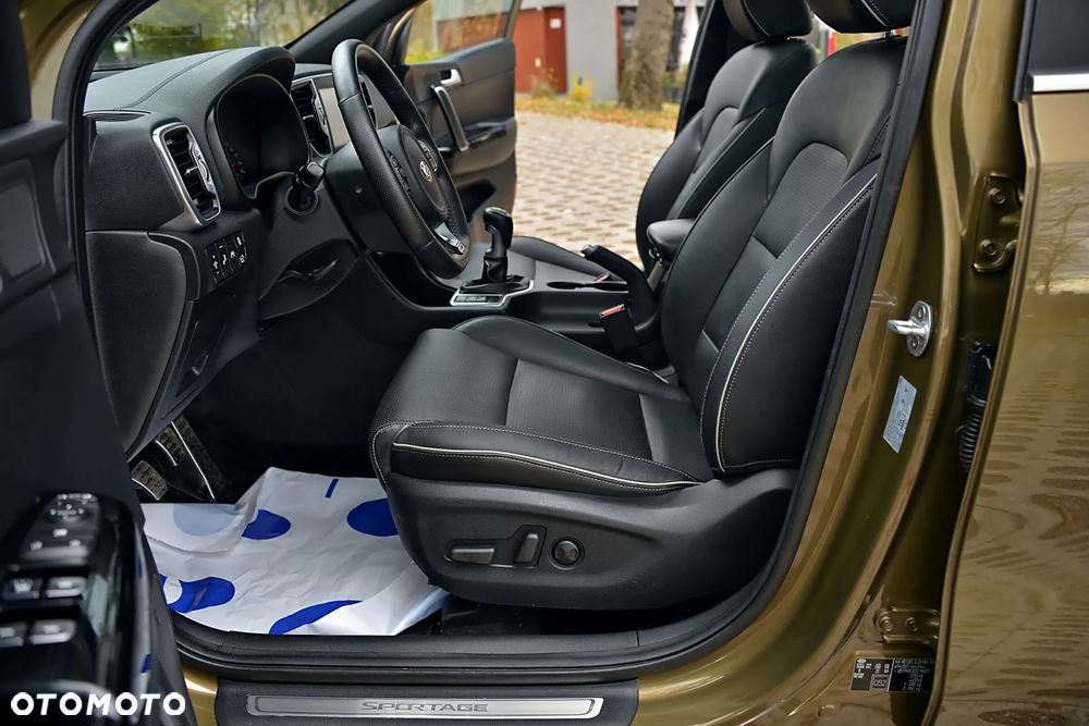 Kia Sportage 2,0 CRDI AWD GT Line - 26