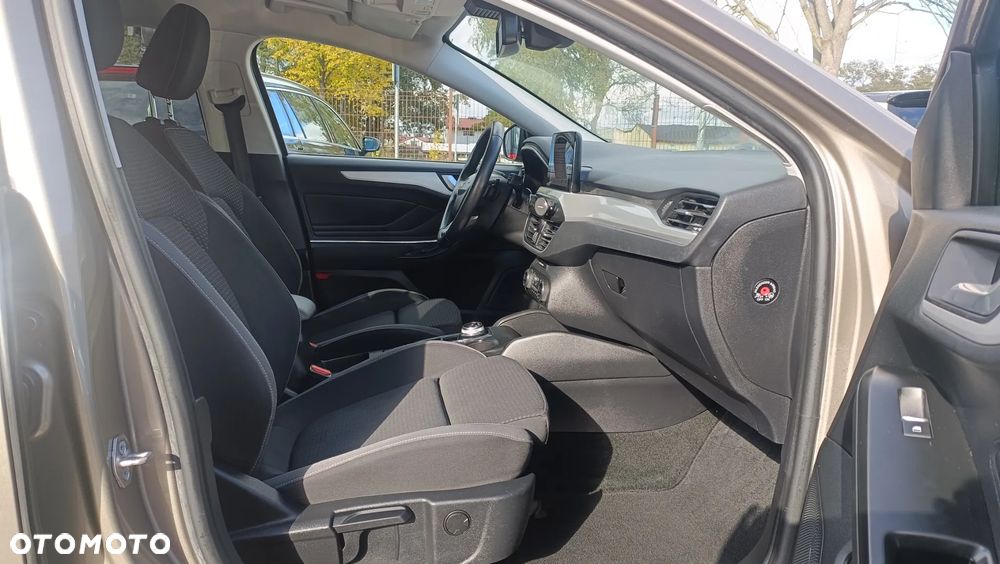 Ford Focus Turnier 1.5 EcoBlue Start-Stopp-System TITANIUM - 26