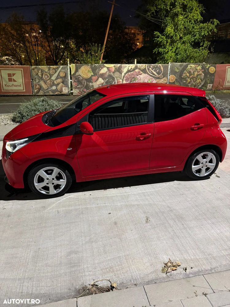 Toyota Aygo 1.0 VVY-I 5 usi X-connect - 1