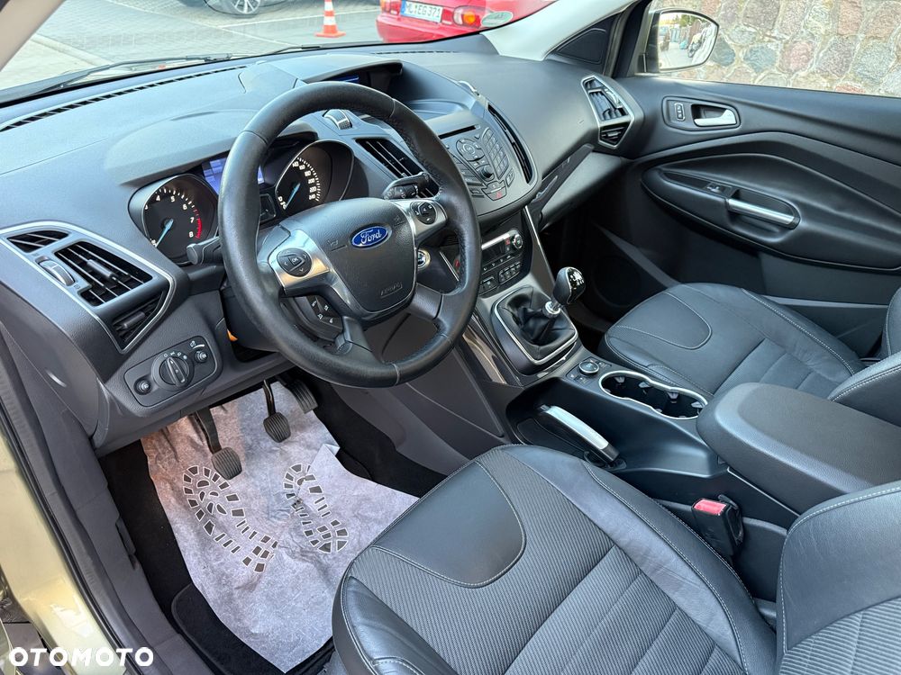 Ford Kuga 1.6 EcoBoost 2x4 Titanium - 13