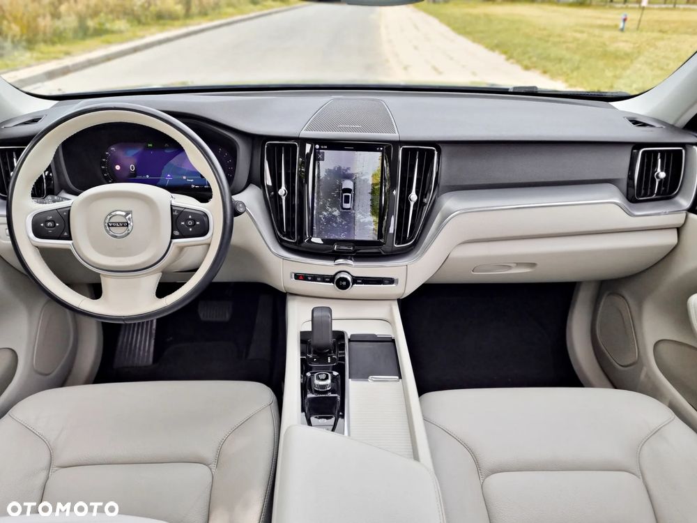 Volvo XC 60 B4 D AWD Geartronic Momentum Pro - 30