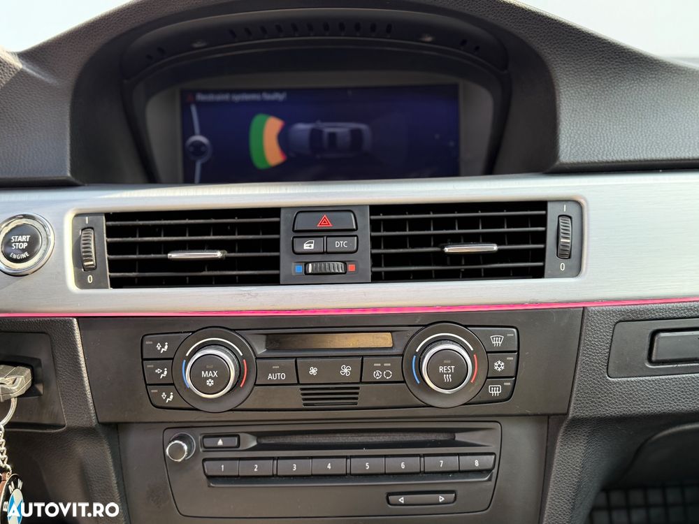 BMW Seria 3 330d xDrive DPF Aut. - 11