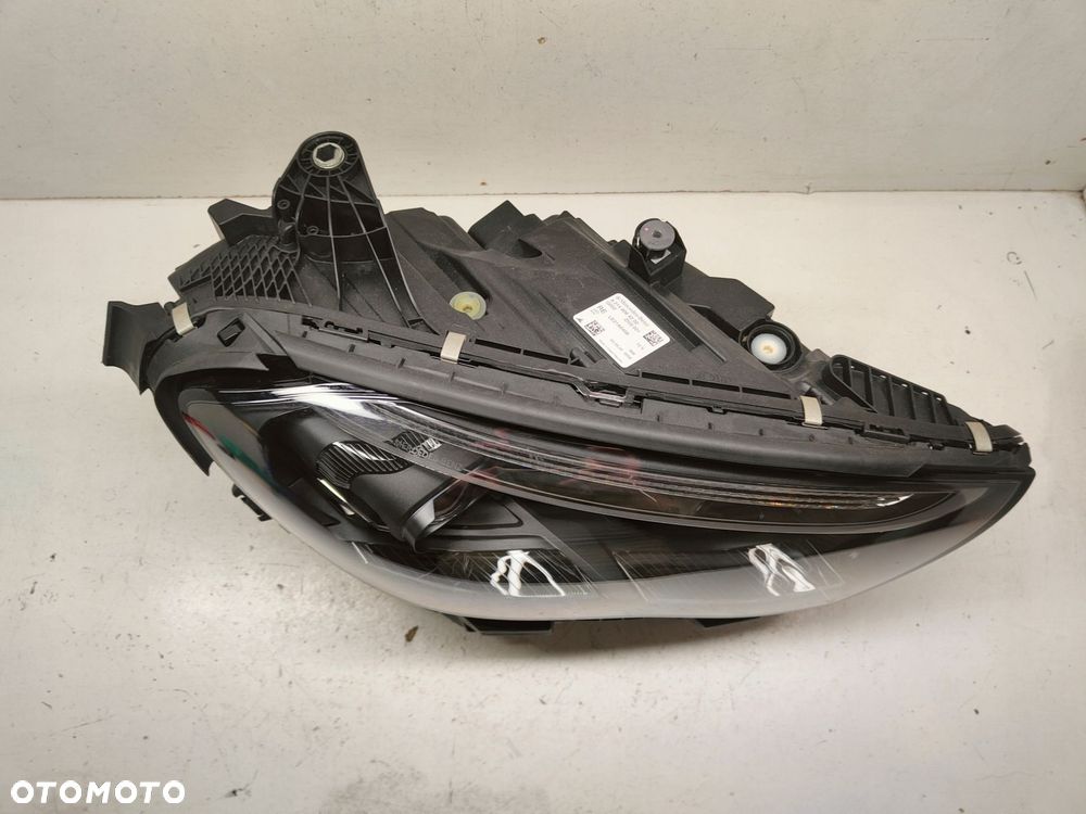 mercedes e klasa w214 digital light lampa prawy przód a2149064202 - 3