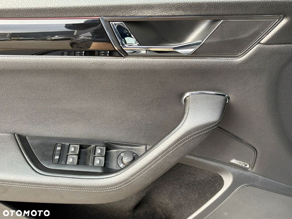 Skoda Superb 2.0 TSI L&K DSG - 11