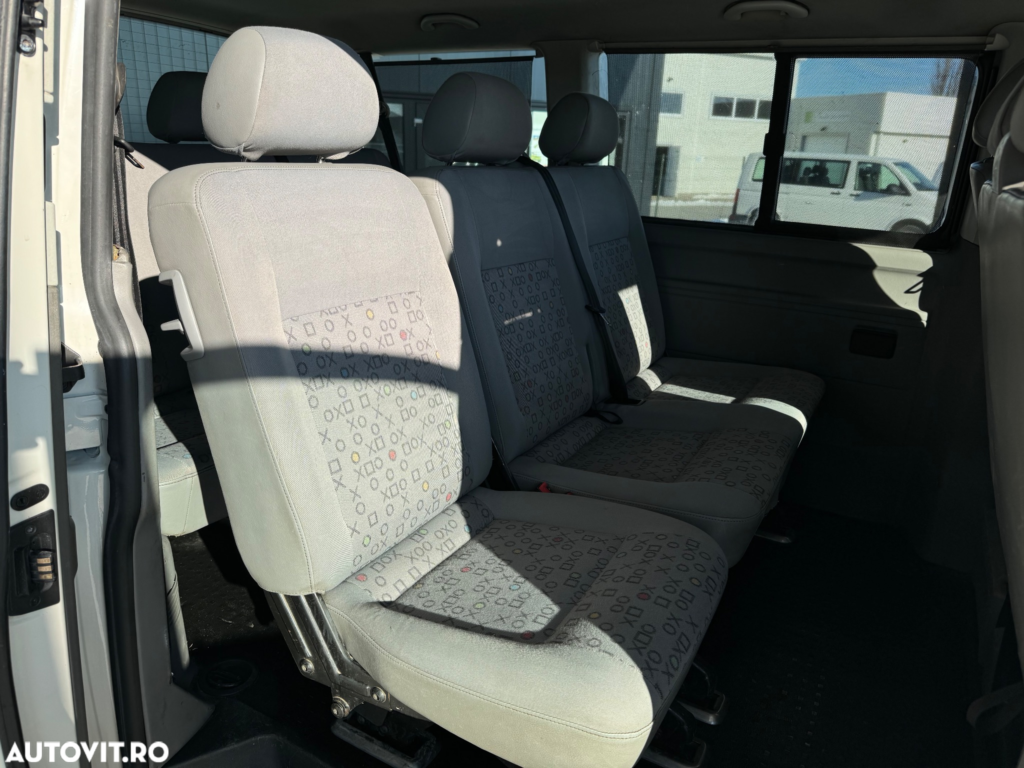 Volkswagen Caravelle - 19