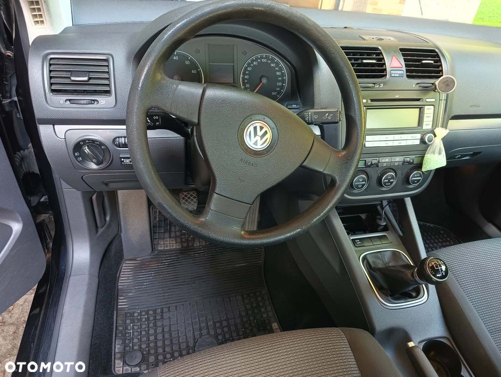 Volkswagen Jetta - 8