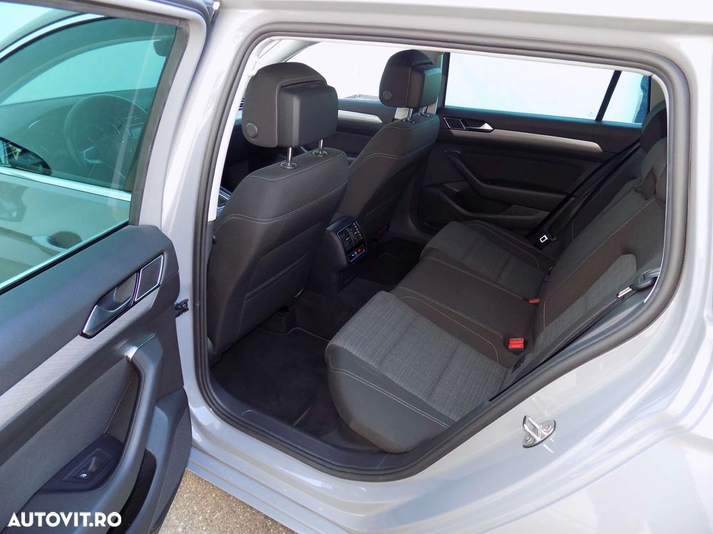 Volkswagen Passat Variant 2.0 TDI DSG Comfortline - 25