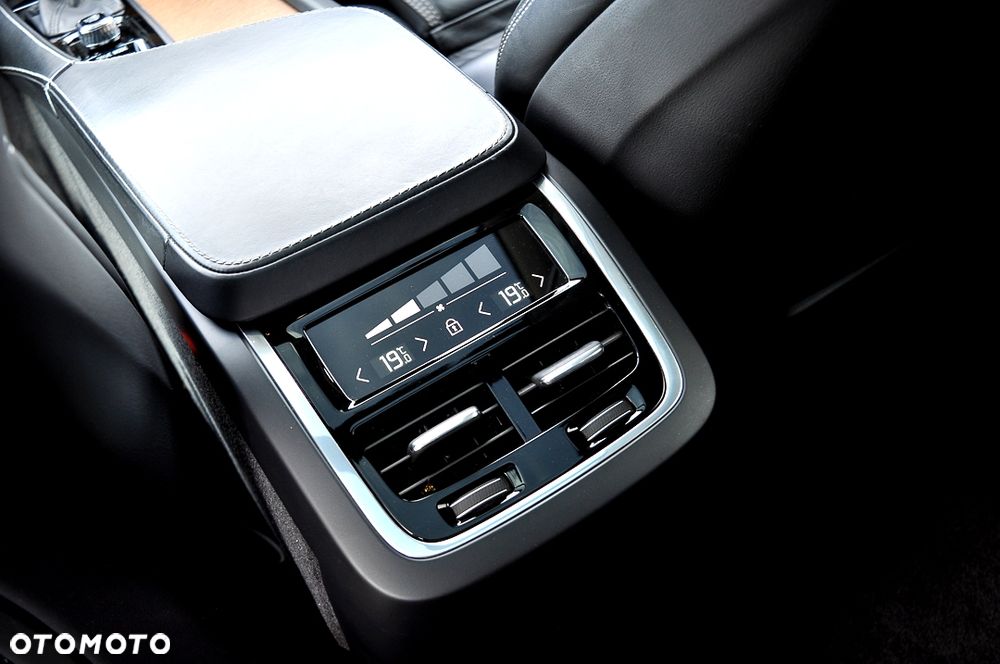 Volvo XC 90 D5 AWD Inscription 7os - 32