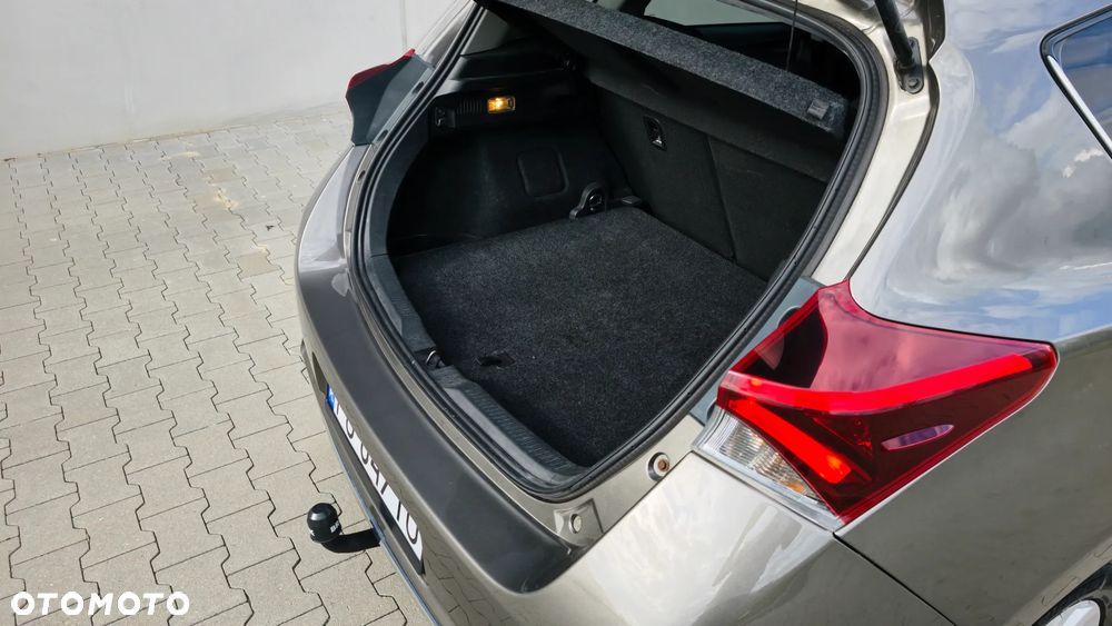 Toyota Auris 1.8 HSD Prestige - 20